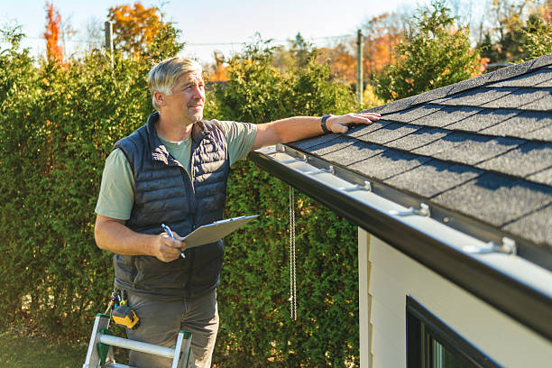 Professional Roofing technician working in Vanderbilt, TX